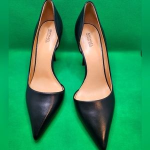 Michael Kors black leather pointed-toe heels size 8.5
